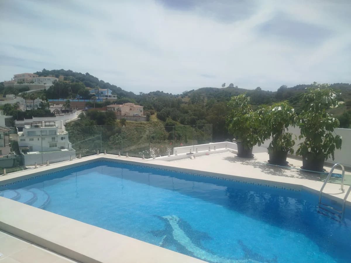 3 Bedroom Detached Villa for Sale in Cerros del Aguila, Málaga - Image 6