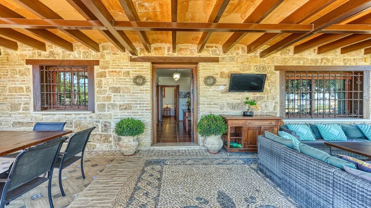 8 Bedroom Finca - Cortijo for Sale in Alhaurín de la Torre, Málaga - Image 5