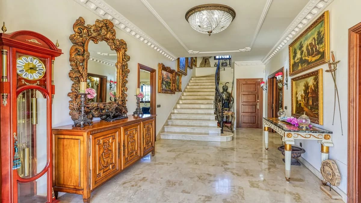 8 Bedroom Finca - Cortijo for Sale in Alhaurín de la Torre, Málaga - Image 8
