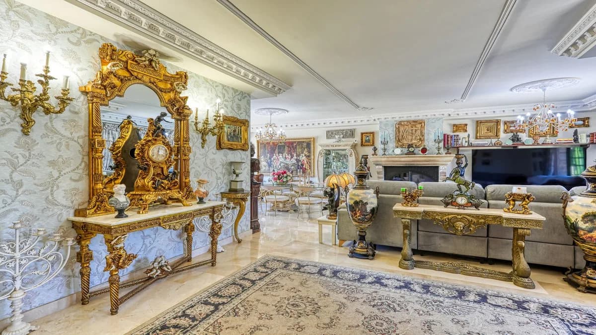 8 Bedroom Finca - Cortijo for Sale in Alhaurín de la Torre, Málaga - Image 9