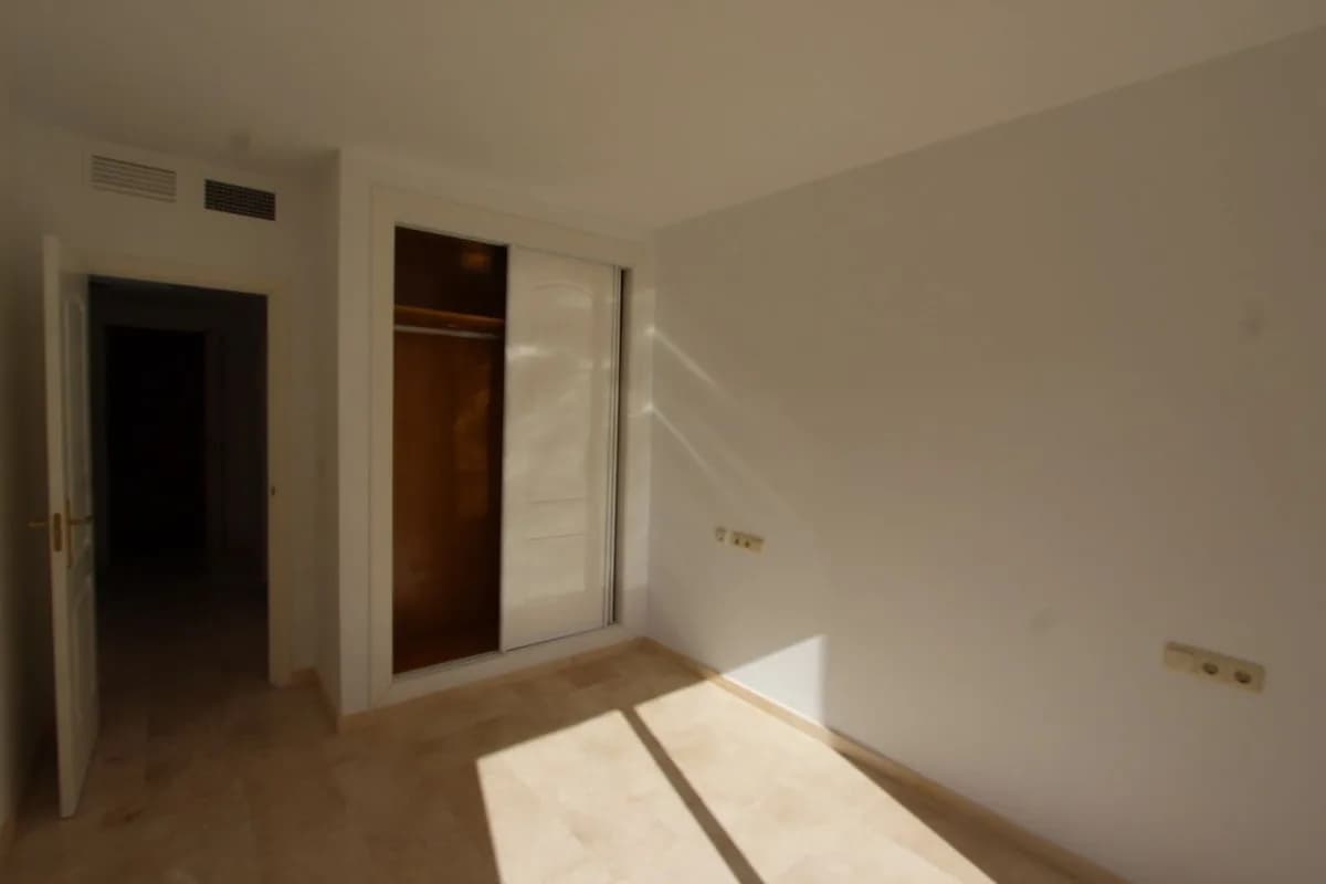 2 Bedroom Middle Floor Apartment for Sale in Fuengirola, Málaga - Image 9