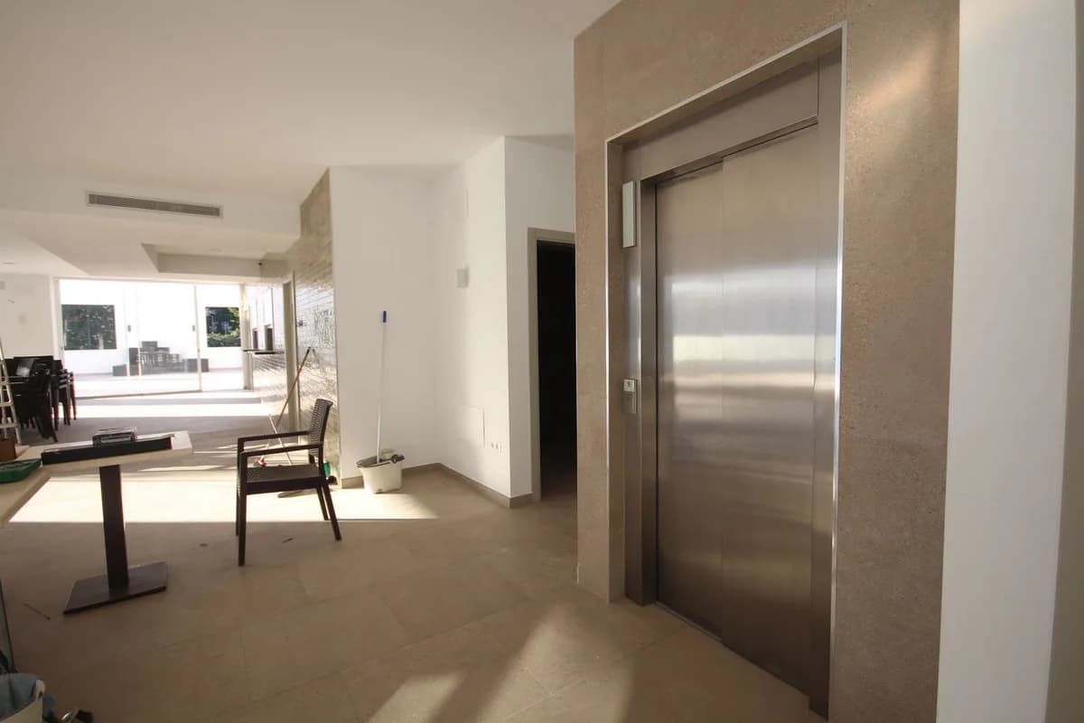3 Bedroom Detached Villa for Sale in Elviria, Málaga - Image 8