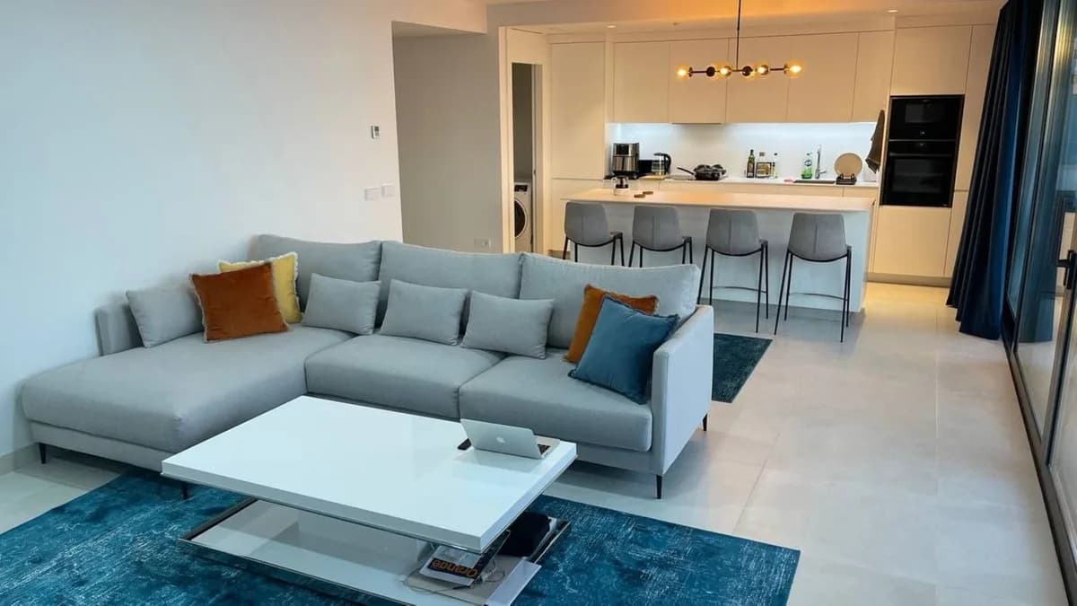 2 Bedroom Middle Floor Apartment for Sale in Fuengirola, Málaga - Image 5