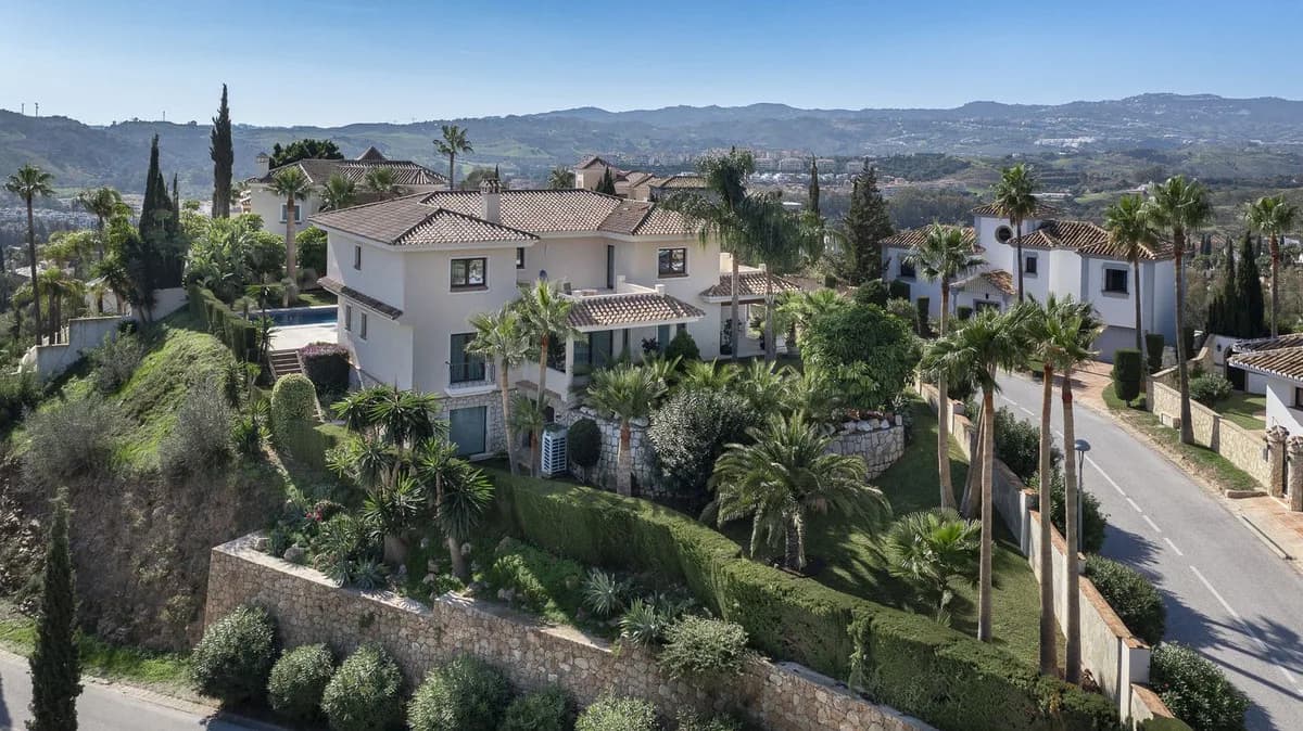 6 Bedroom Detached Villa for Sale in Mijas Golf, Málaga - Image 3