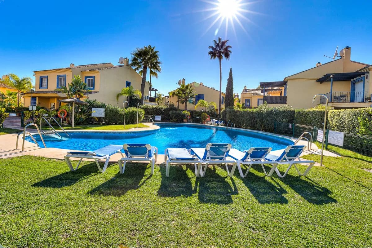 3 Bedroom Townhouse for Sale in San Pedro de Alcántara, Málaga - Image 2