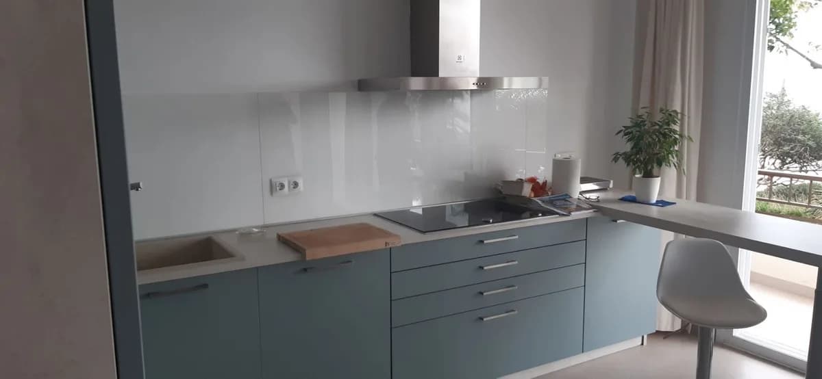 2 Bedroom Middle Floor Apartment for Sale in Estepona, Málaga - Image 5