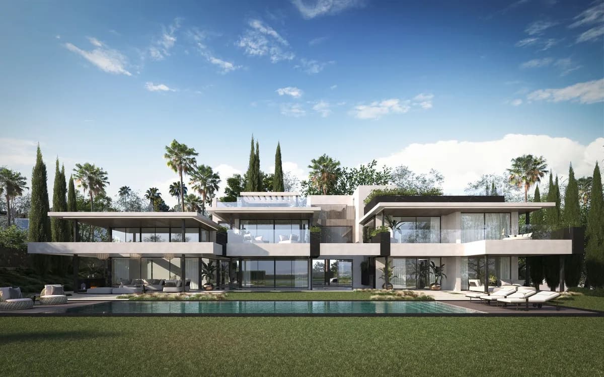 4 Bedroom Detached Villa for Sale in Sotogrande, Cádiz