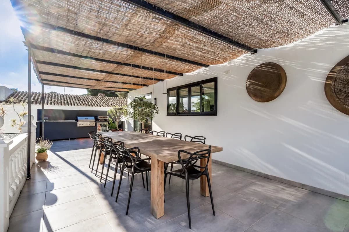 5 Bedroom Detached Villa for Sale in Nueva Andalucía, Málaga - Image 5