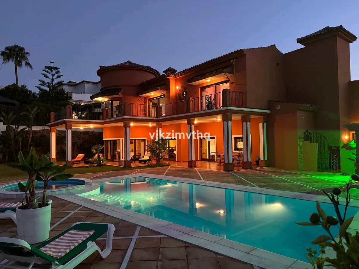 5 Bedroom Detached Villa for Sale in Benahavís, Málaga - Image 5