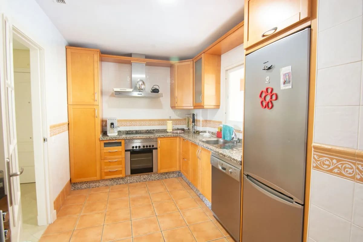 2 Bedroom Middle Floor Apartment for Sale in La Mairena, Málaga - Image 7