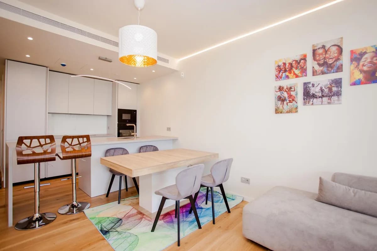 2 Bedroom Ground Floor Apartment for Sale in Fuengirola, Málaga - Image 4