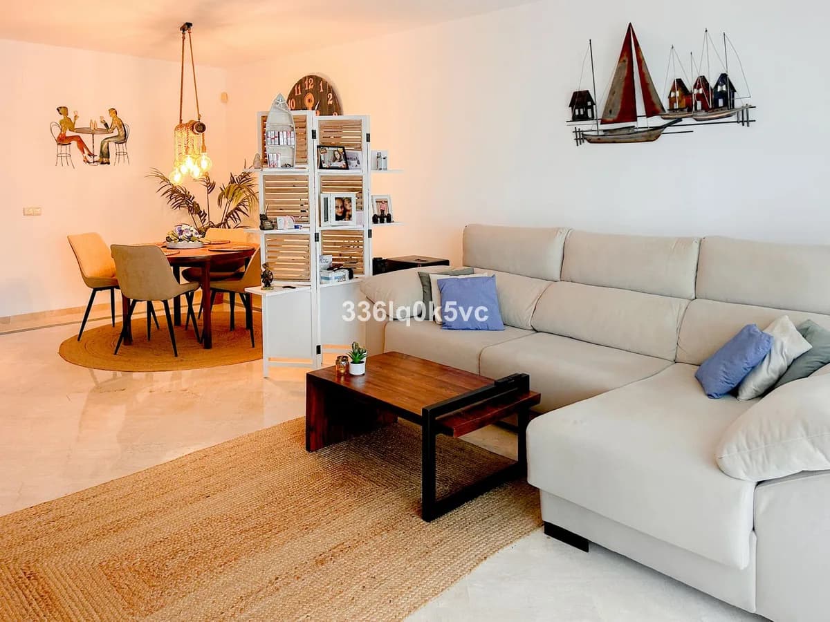 2 Bedroom Ground Floor Apartment for Sale in Casares, Málaga - Image 2