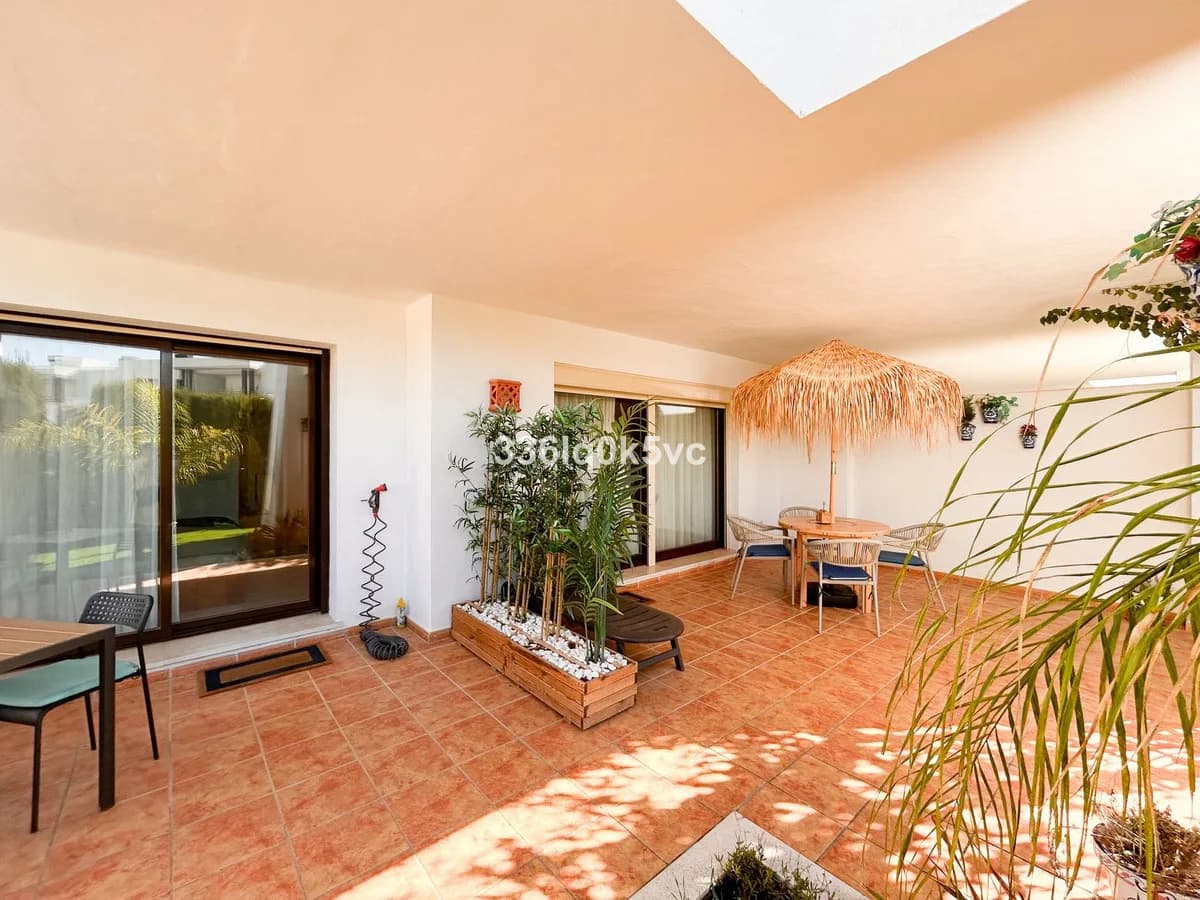 2 Bedroom Ground Floor Apartment for Sale in Casares, Málaga - Image 5