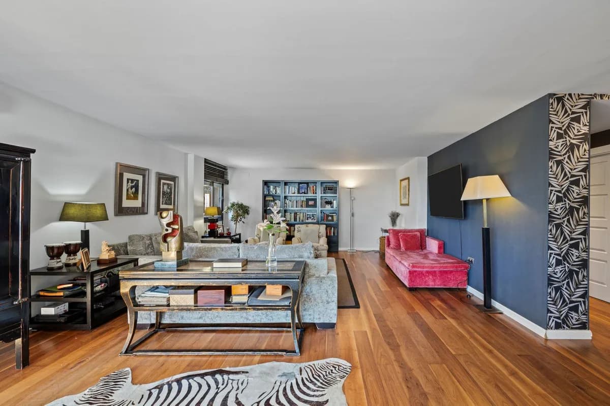 4 Bedroom Middle Floor Apartment for Sale in Cerrado de Calderón, Málaga