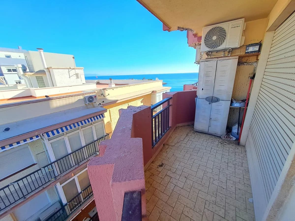 1 Bedroom Middle Floor Apartment for Sale in Fuengirola, Málaga - Image 5