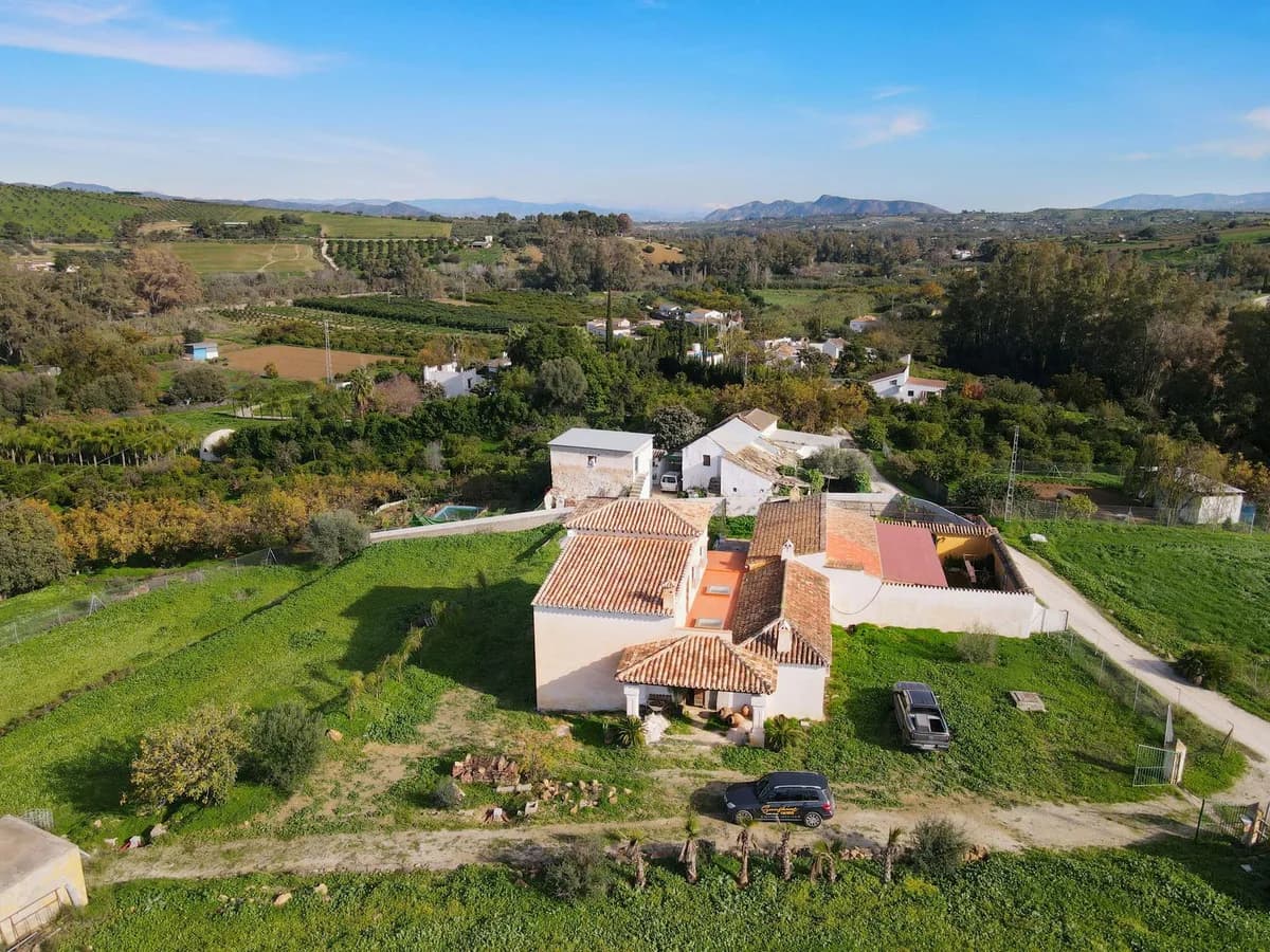 5 Bedroom Finca - Cortijo for Sale in Coín, Málaga - Image 4