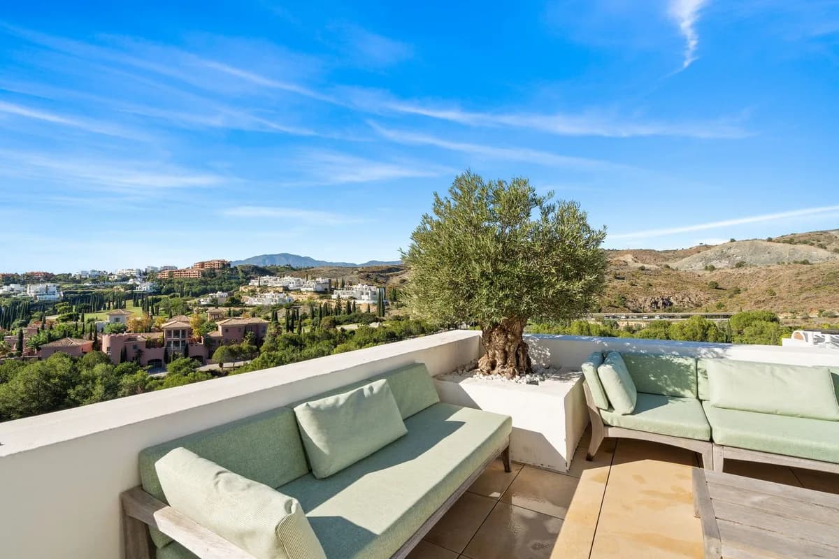 3 Bedroom Penthouse Duplex for Sale in Los Flamingos, Málaga - Image 8