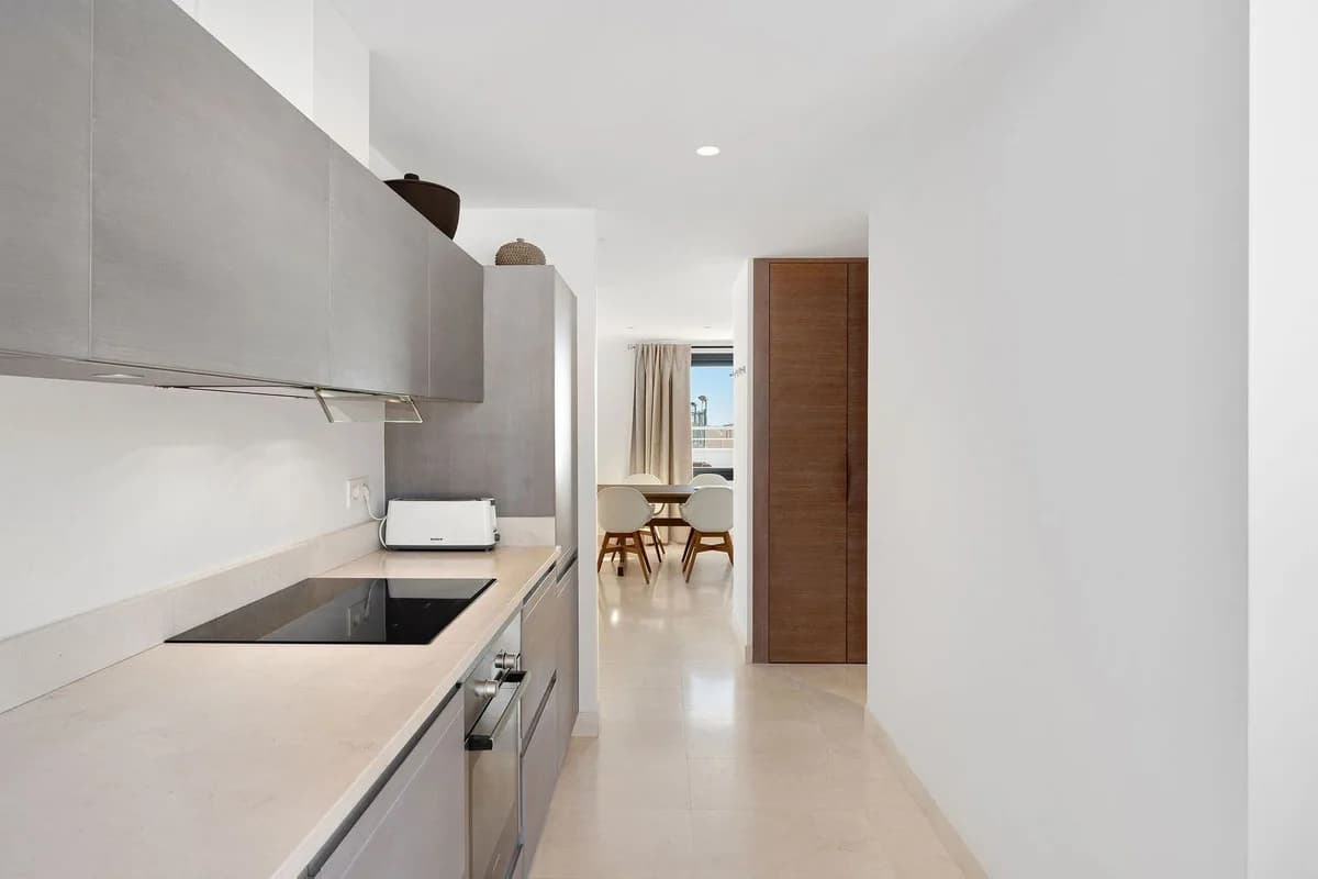 3 Bedroom Penthouse for Sale in Estepona, Málaga - Image 6