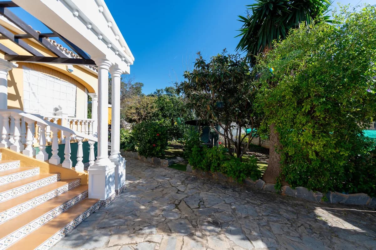 4 Bedroom Detached Villa for Sale in Las Chapas, Málaga - Image 7
