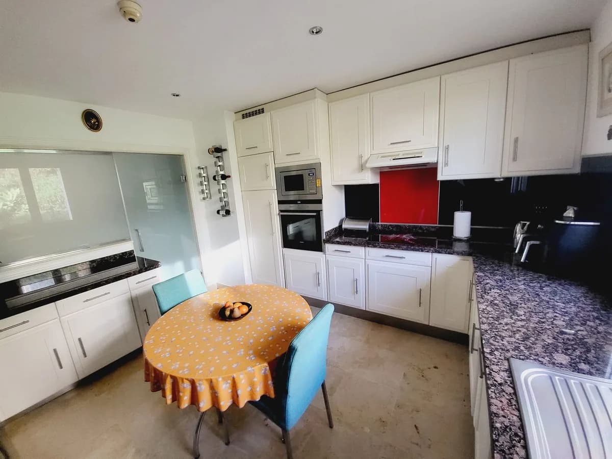 2 Bedroom Ground Floor Apartment for Sale in Riviera del Sol, Málaga - Image 4