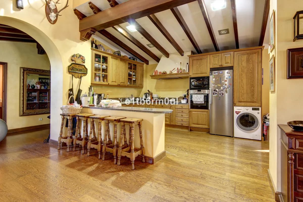 5 Bedroom Finca - Cortijo for Sale in Ojén, Málaga - Image 7