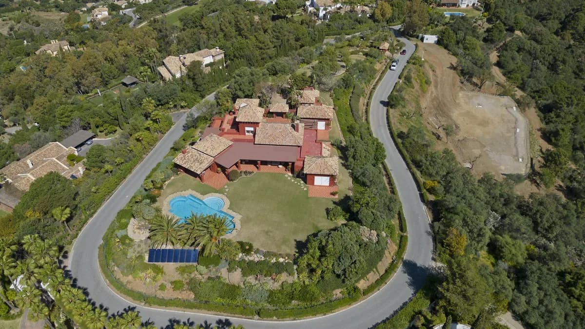 5 Bedroom Detached Villa for Sale in La Zagaleta, Málaga - Image 6