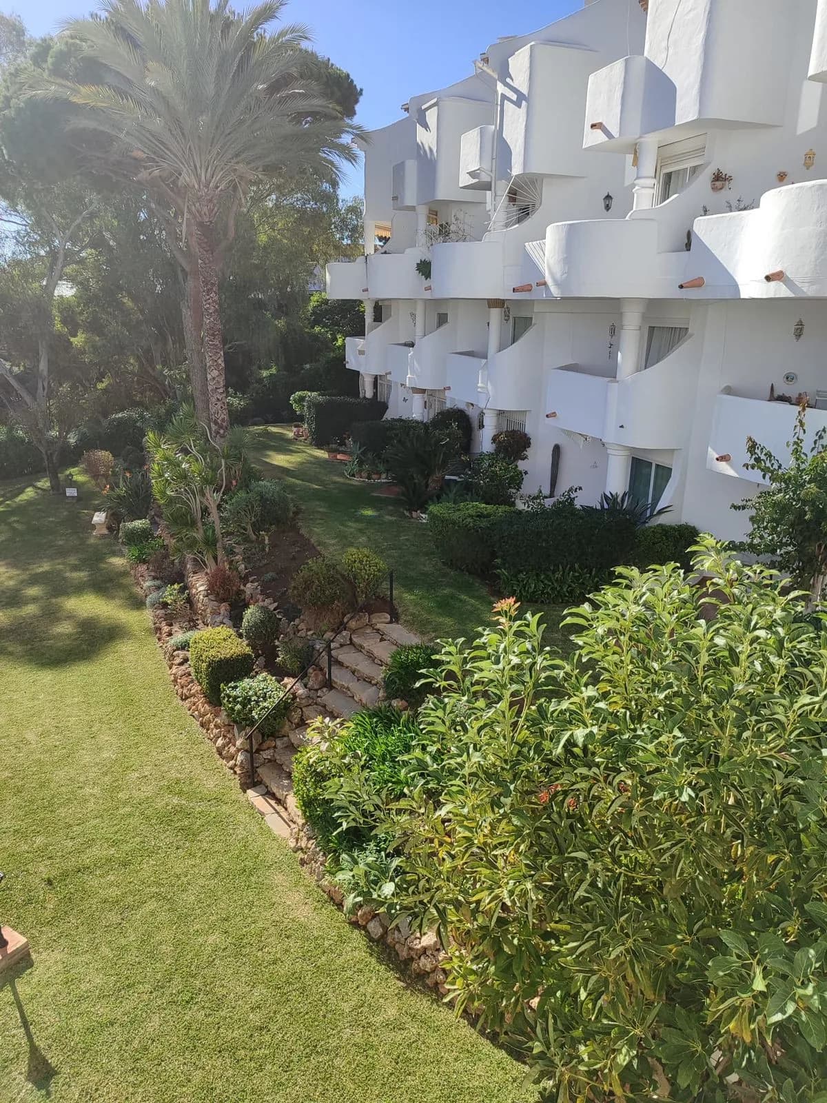 2 Bedroom Duplex for Sale in Calahonda, Málaga