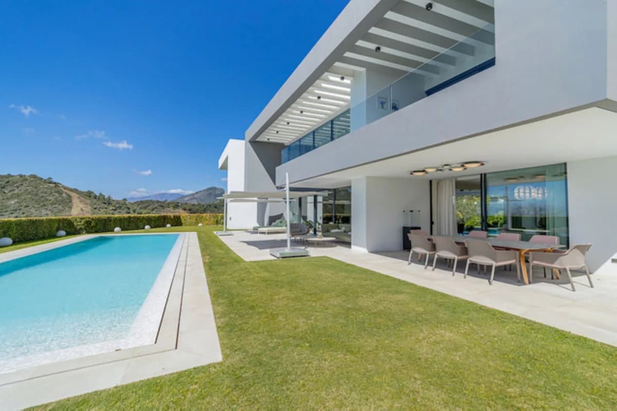 5 Bedroom Detached Villa for Sale in Los Arqueros, Málaga - Image 5