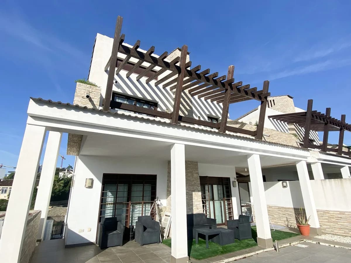5 Bedroom Semi-Detached House for Sale in Valle Romano, Málaga - Image 3