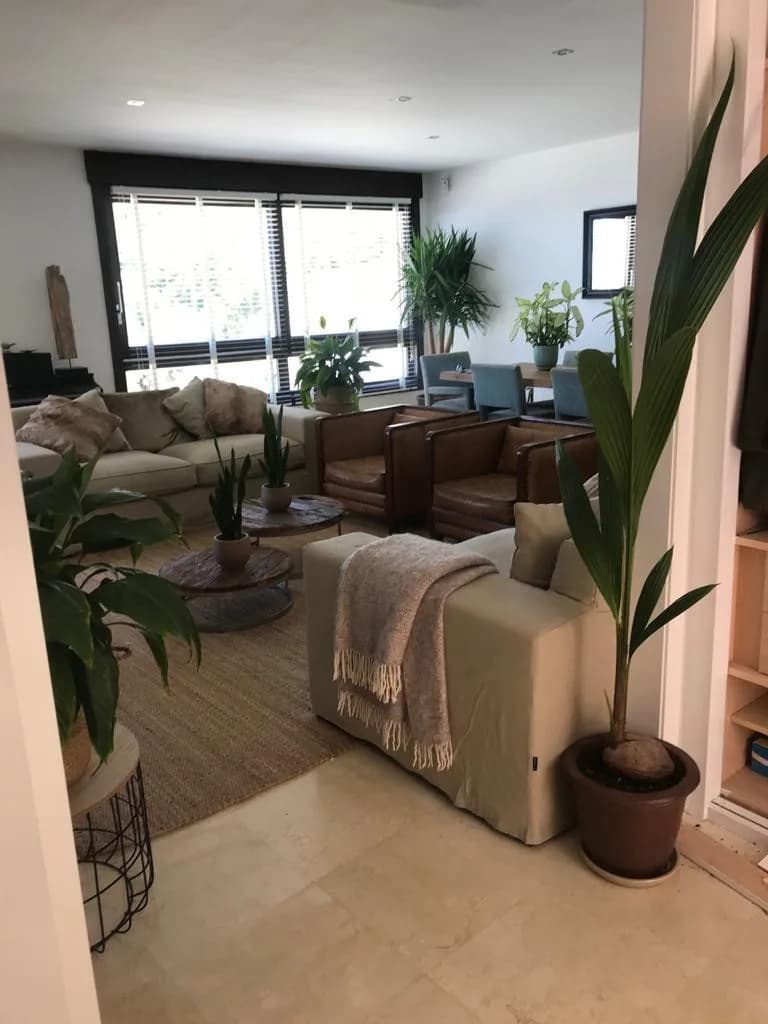 3 Bedroom Middle Floor Apartment for Sale in Los Monteros, Málaga - Image 3