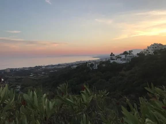 3 Bedroom Middle Floor Apartment for Sale in Los Monteros, Málaga - Image 9