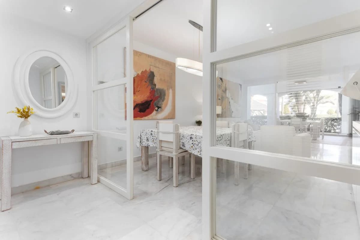 5 Bedroom Ground Floor Apartment for Sale in San Pedro de Alcántara, Málaga - Image 5