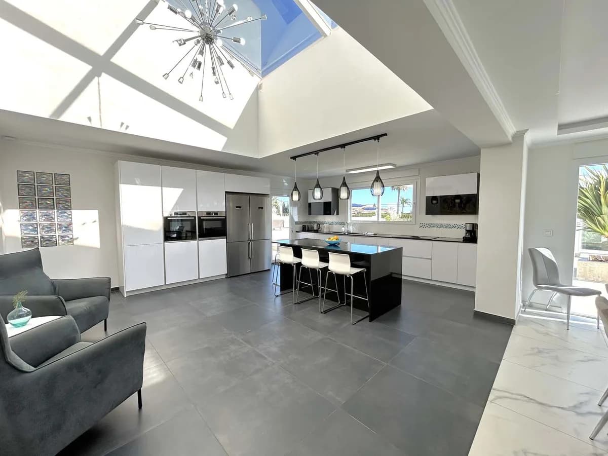 7 Bedroom Detached Villa for Sale in Mijas Costa, Málaga - Image 6
