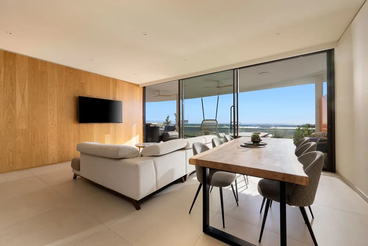 3 Bedroom Ground Floor Apartment for Sale in Fuengirola, Málaga - Image 2
