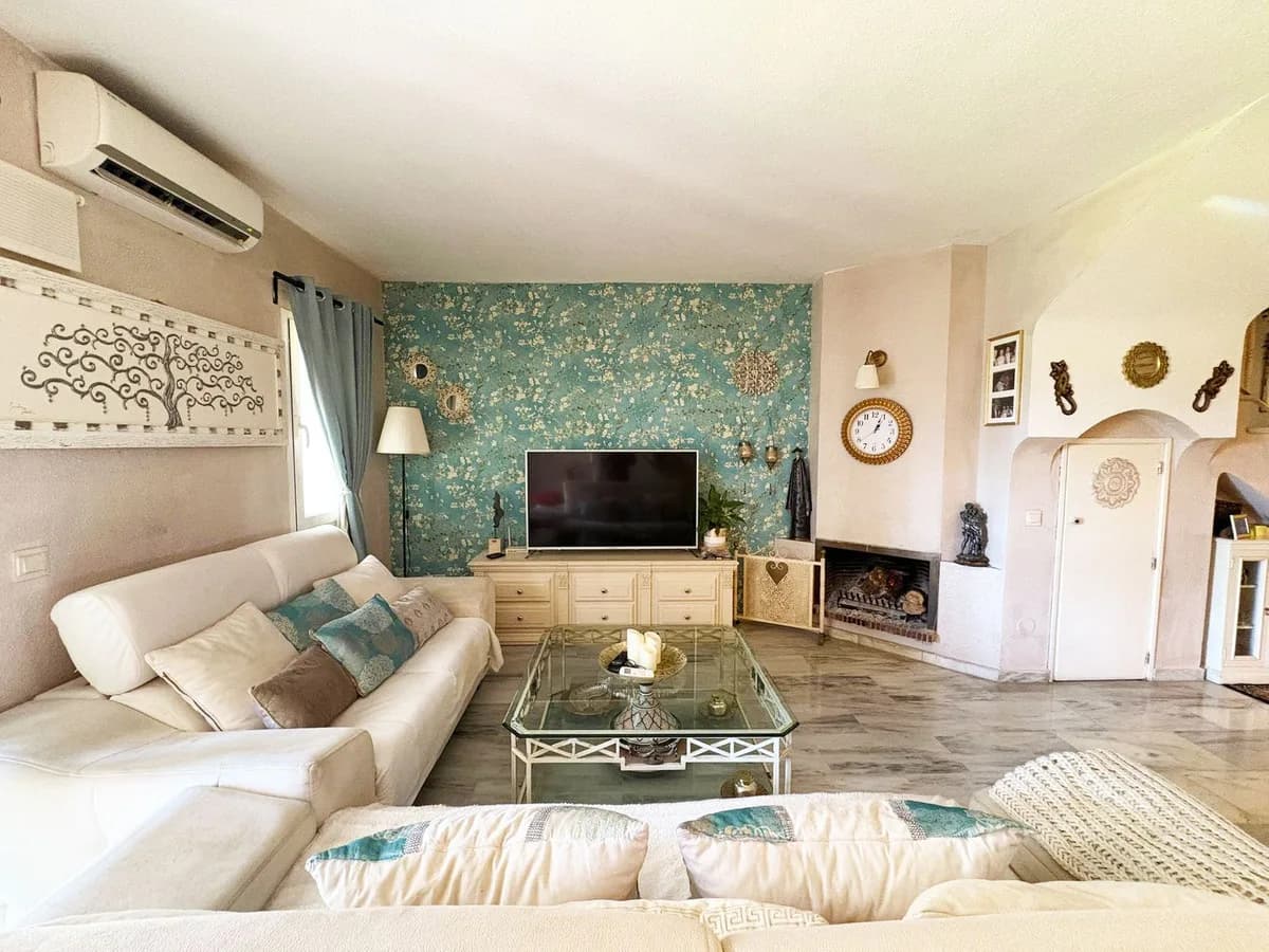 3 Bedroom Semi-Detached House for Sale in Bel Air, Málaga - Image 3