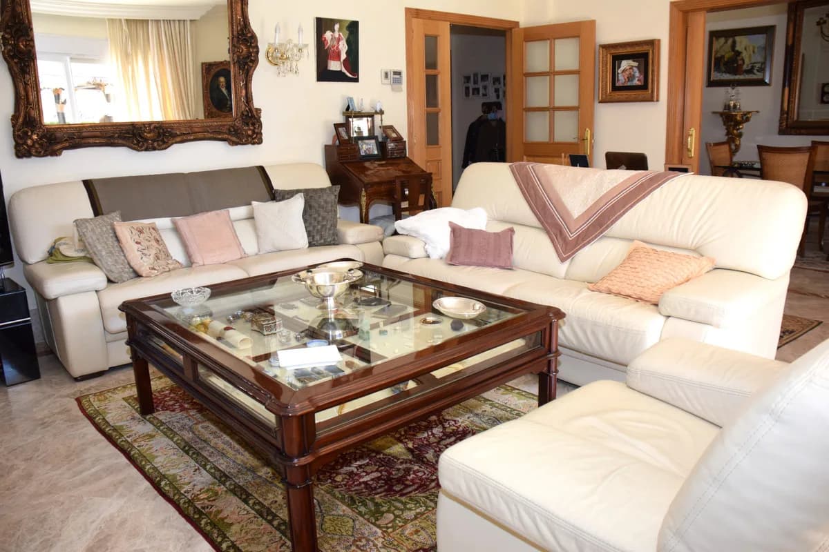 5 Bedroom Semi-Detached House for Sale in Santa Clara, Málaga - Image 8