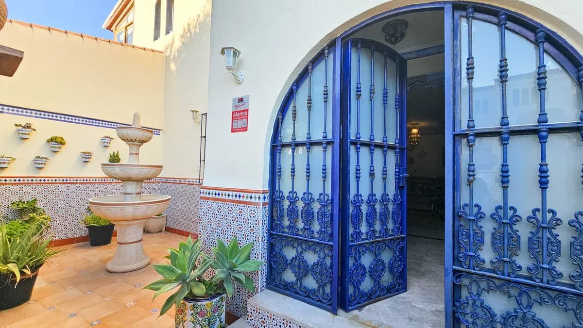 4 Bedroom Semi-Detached House for Sale in Casares Playa, Málaga - Image 9