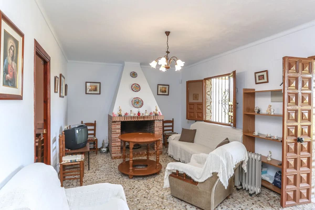 2 Bedroom Finca - Cortijo for Sale in Guaro, Málaga - Image 8