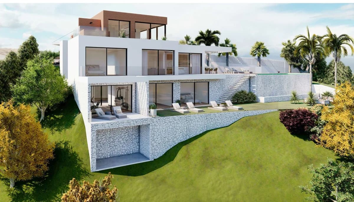 5 Bedroom Detached Villa for Sale in Artola, Málaga - Image 2