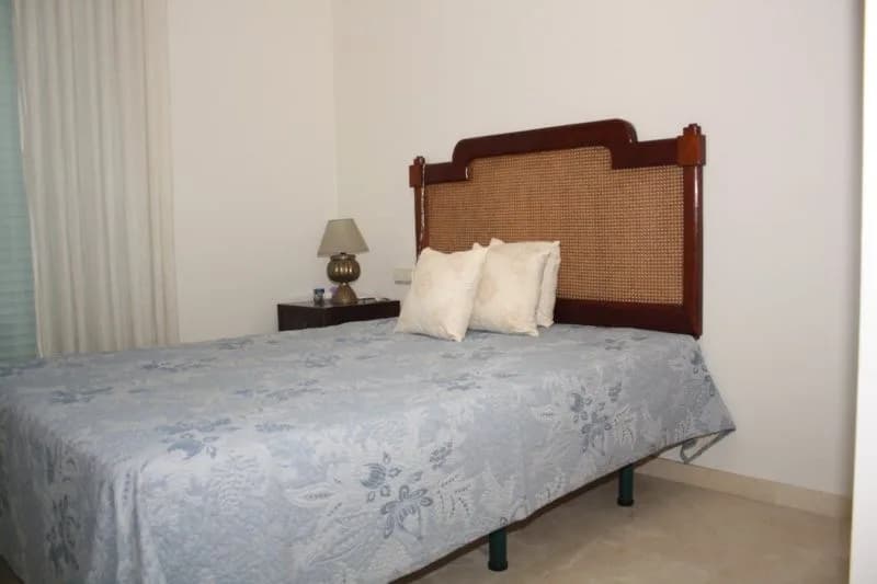 3 Bedroom Semi-Detached House for Sale in Estepona, Málaga - Image 5