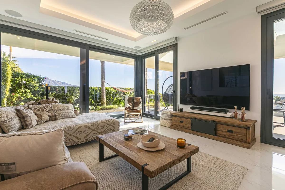 4 Bedroom Detached Villa for Sale in Benahavís, Málaga - Image 8