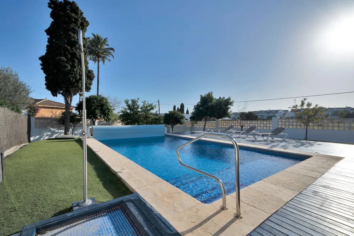 4 Bedroom Detached Villa for Sale in San Pedro de Alcántara, Málaga - Image 7