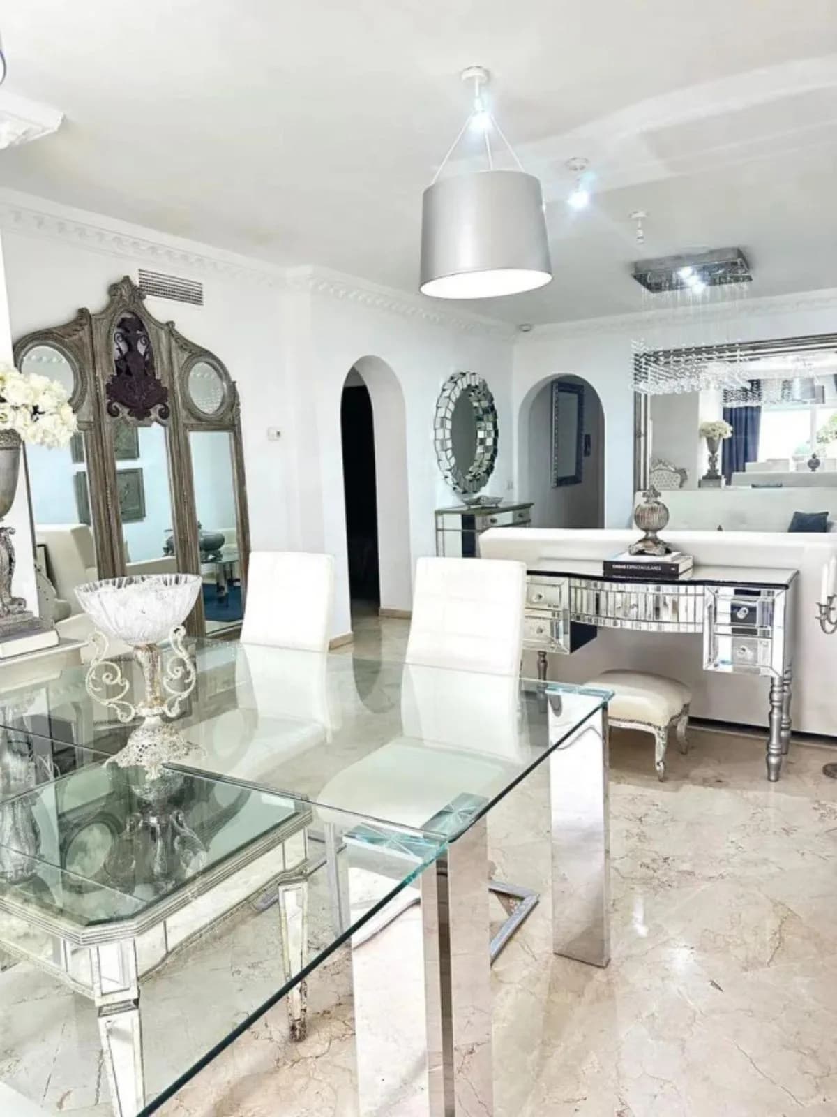 2 Bedroom Ground Floor Apartment for Sale in Guadalmina Alta, Málaga - Image 8