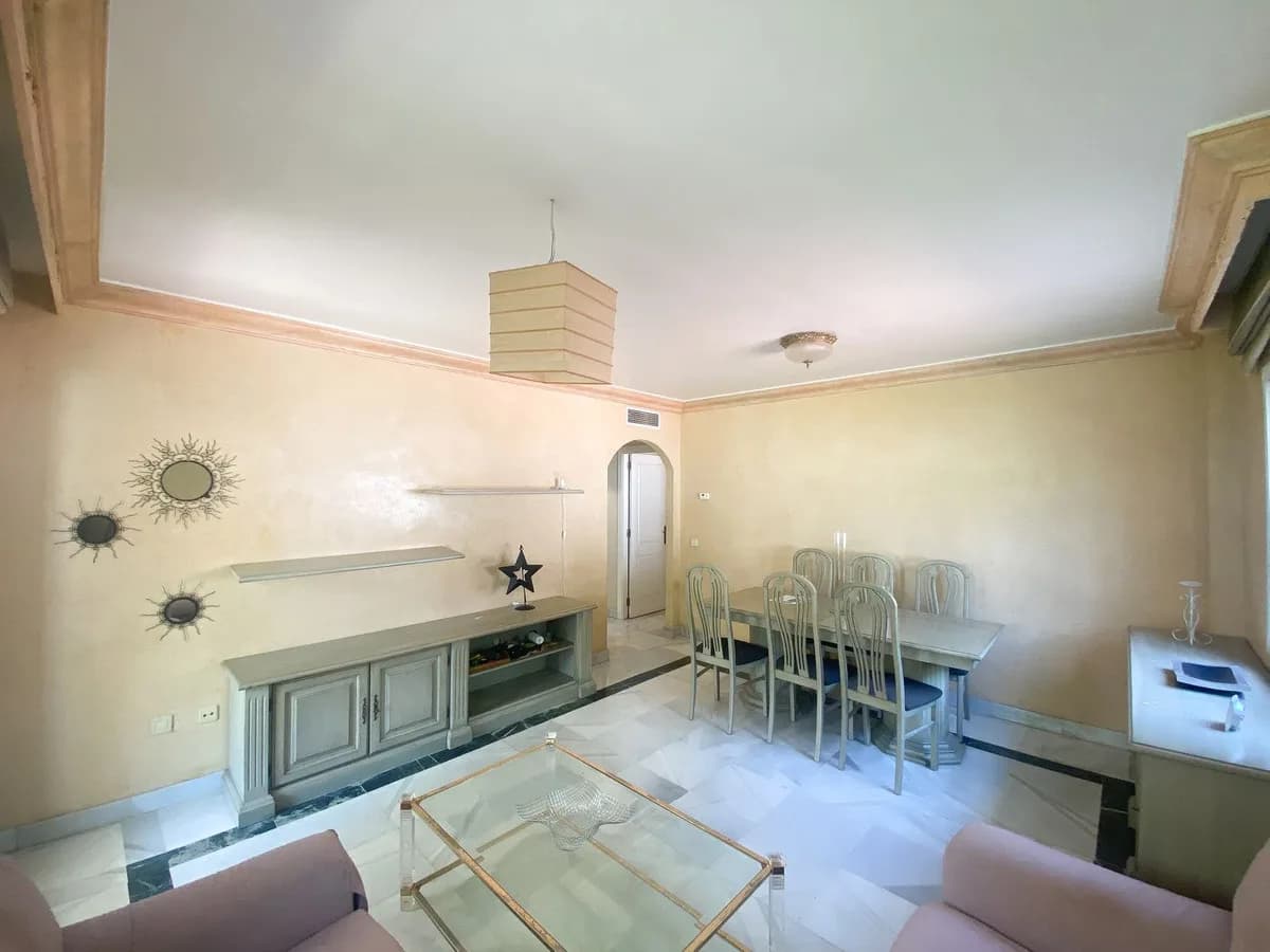 3 Bedroom Ground Floor Apartment for Sale in Nagüeles, Málaga - Image 2
