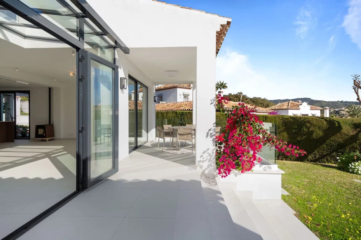 4 Bedroom Detached Villa for Sale in Elviria, Málaga - Image 5