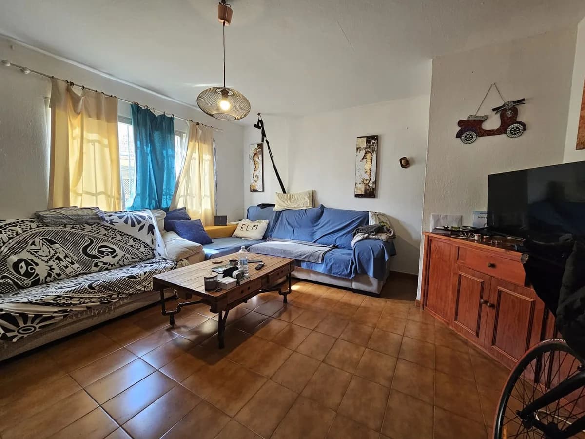 5 Bedroom Semi-Detached House for Sale in Estepona, Málaga - Image 3