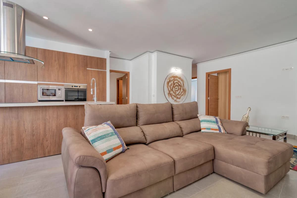 3 Bedroom Middle Floor Apartment for Sale in Puerto Banús, Málaga