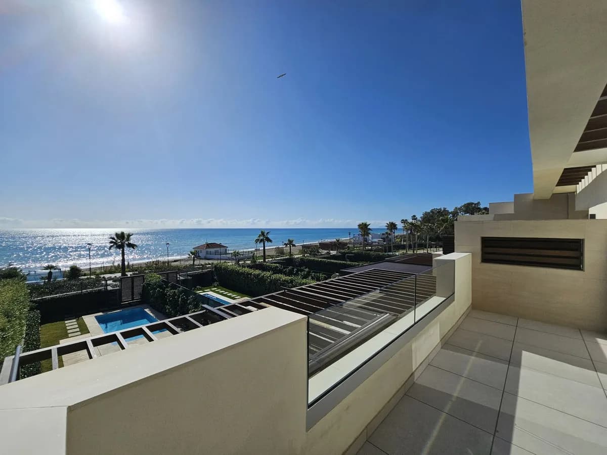 4 Bedroom Townhouse for Sale in New Golden Mile, Málaga - Image 6
