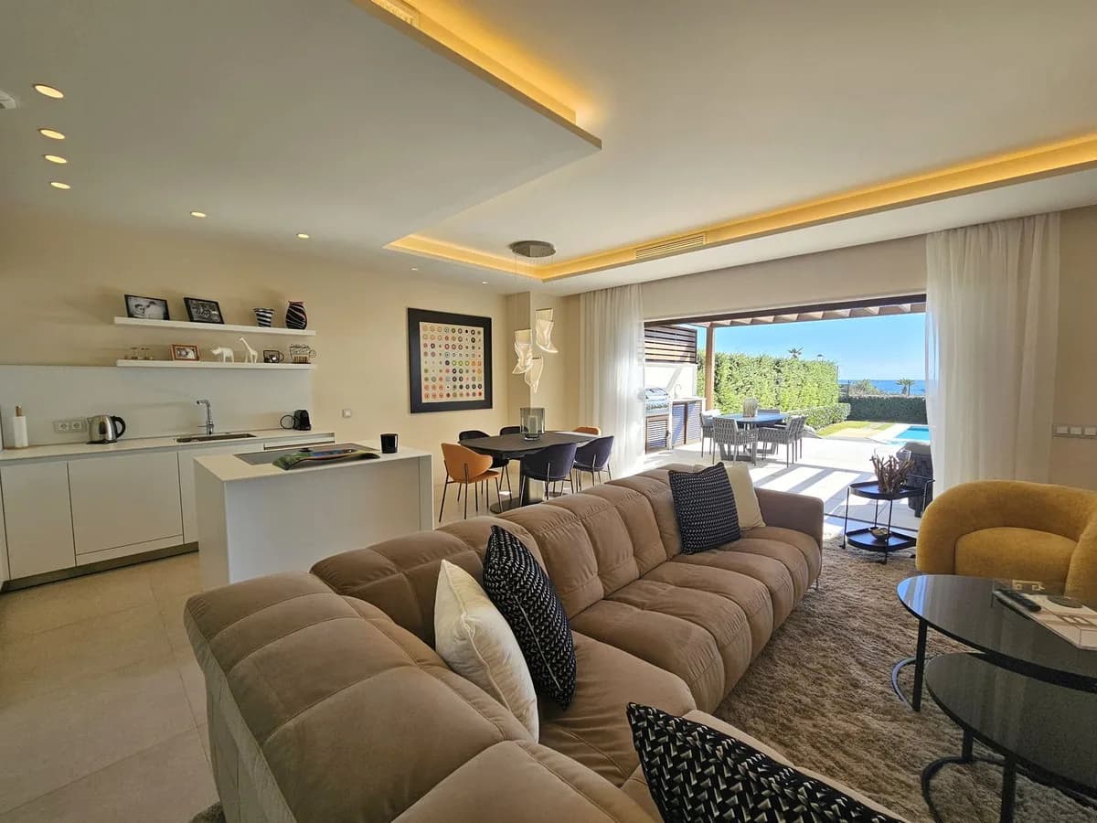 4 Bedroom Townhouse for Sale in New Golden Mile, Málaga - Image 7