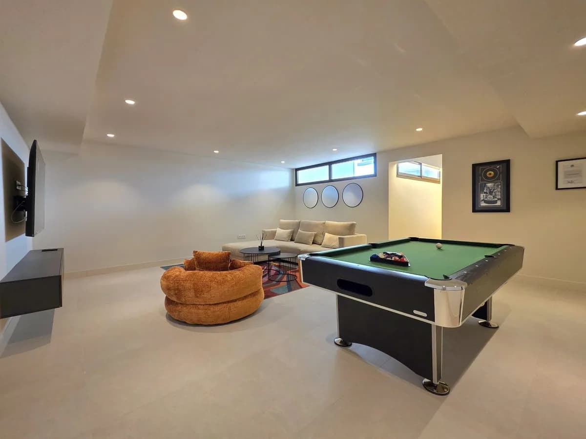 4 Bedroom Townhouse for Sale in New Golden Mile, Málaga - Image 8